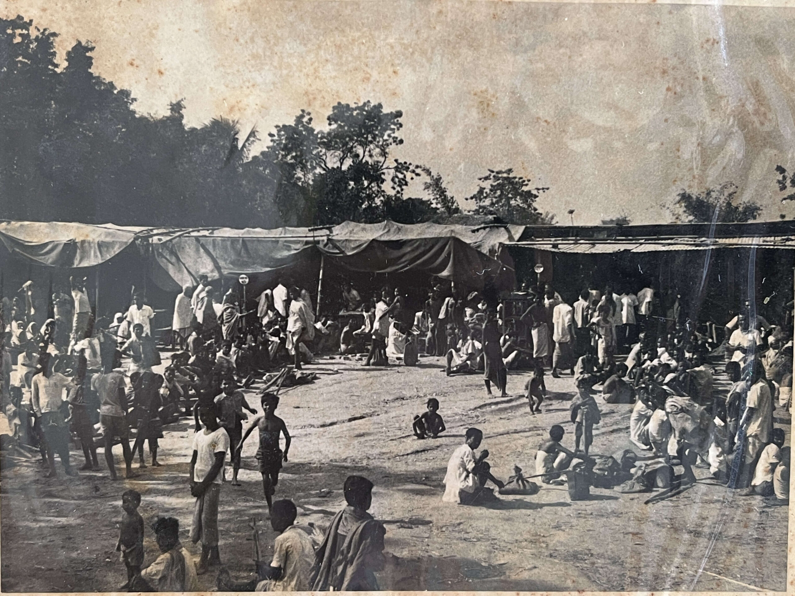 Refugees at Market